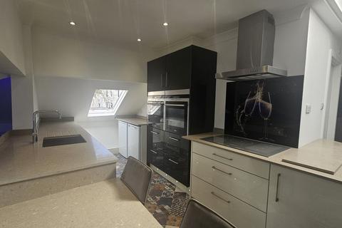 2 bedroom apartment to rent - Higher Erith Road, Torquay TQ1