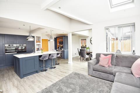 12 Ash Road, Harrogate, HG2 8EG