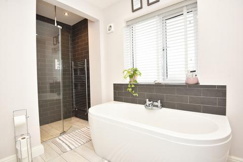 12 Ash Road, Harrogate, HG2 8EG