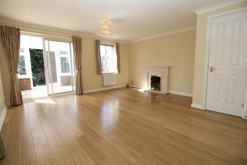King Gardens, Chichester 3 bed end of terrace house for sale £