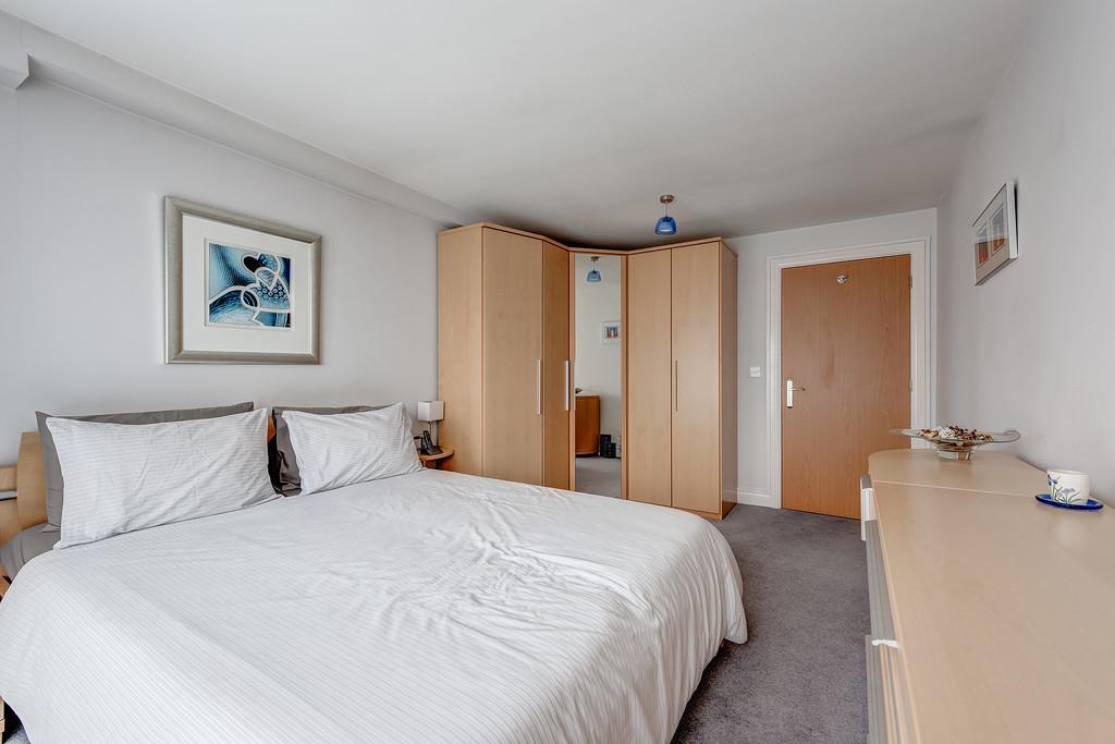 404 Royal Plaza,2 Westfield Terrace(Interior)(20of26)