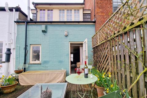 2 bedroom townhouse for sale - Quay Hill, Lymington SO41