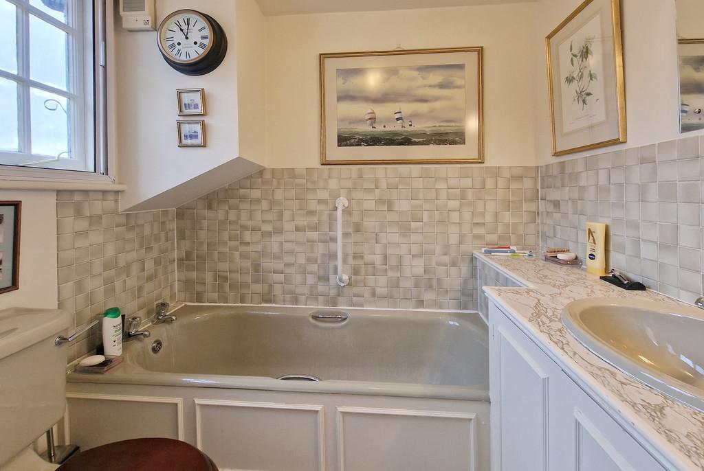 14 QH Bathroom