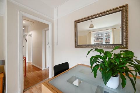 3 bedroom apartment for sale - Avondale Square, London