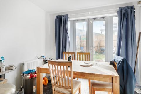 4 bedroom end of terrace house for sale - Nazareth Road, Lenton, Nottingham, NG7 2TP