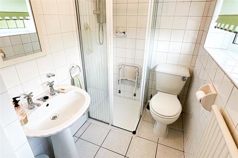 581 Broadway, Chadderton, Oldham, OL9 8DW