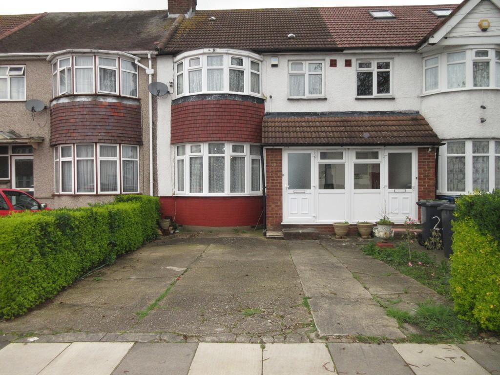 Somerset Road, Southall UB1 3 bed terraced house for sale £560,000