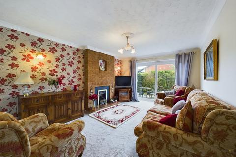 2 bedroom detached bungalow for sale - Greenvale Close, Burton-on-Trent