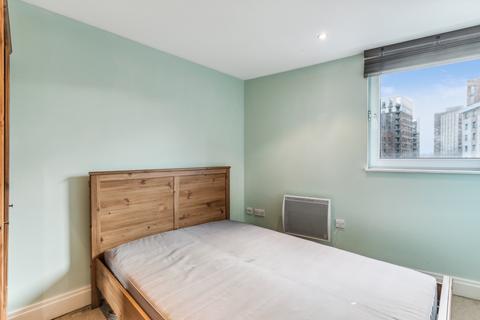 3 bedroom flat to rent, Omega Building, Smugglers Way, London