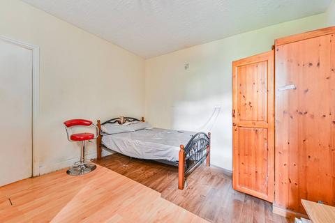 2 bedroom maisonette for sale, Kirkdale, Upper Sydenham, London, SE26