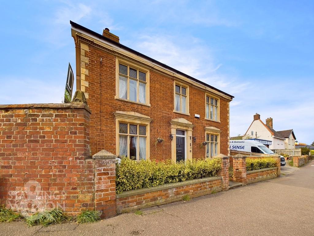 London Road, Harleston 3 bed detached house for sale £330,000
