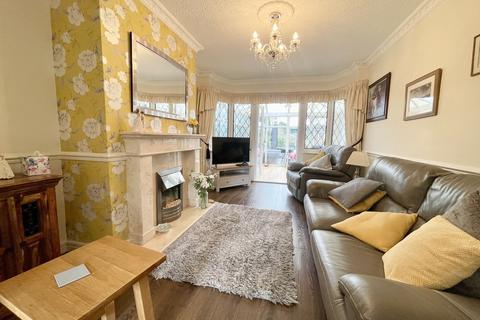 3 bedroom semi-detached house for sale - Manor House Lane, Yardley