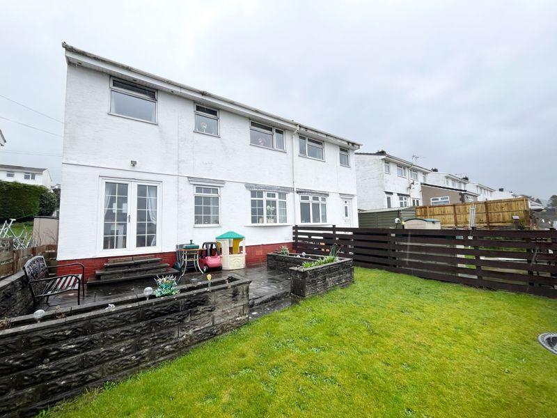 3 Meadow Rise, Brynna, CF72 9TA 4 bed semidetached house for sale £