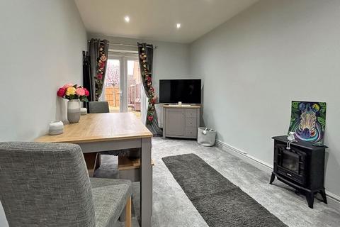 4 bedroom terraced house for sale - Old College Drive, Wednesbury