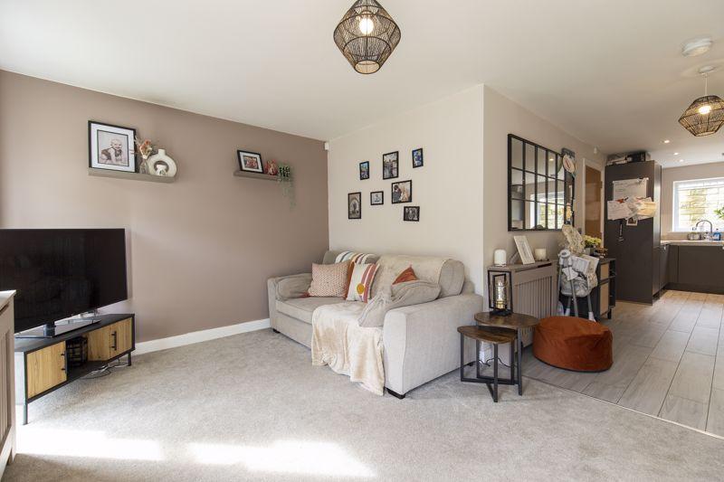 Living Room /...