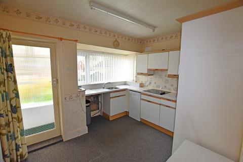 2 bedroom semi-detached bungalow for sale - Queensway, Scarborough YO12