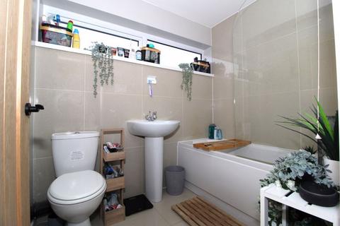 18 Earls Road, Walsall, WS4 1JA