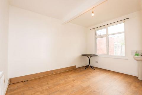 1 bedroom in a house share to rent - Double Room, Northcote Avenue, Southall