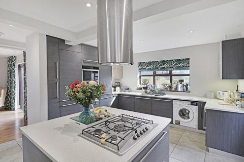 3 Allnutts Road, Epping, CM16 7BD