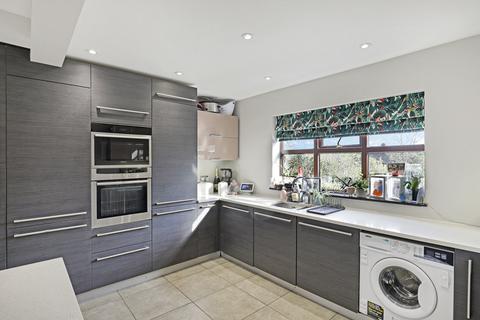 3 Allnutts Road, Epping, CM16 7BD