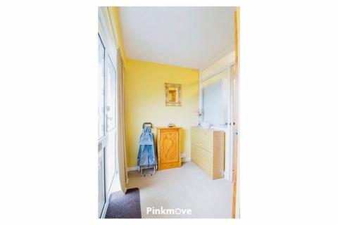 3 bedroom semi-detached house for sale - Itchen Close, Newport - REF#00024553