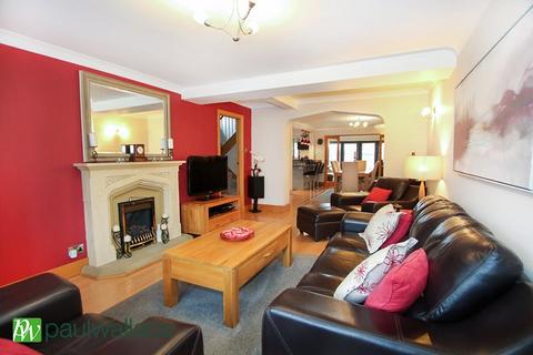 3 bedroom semi-detached house for sale, The Springs, Turnford