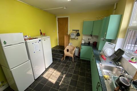 1 bedroom property to rent - The Elms, Dingle, L8
