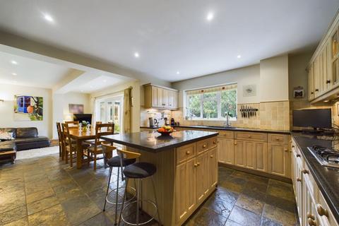 5 bedroom detached house for sale, Starrock Lane Chipstead Village