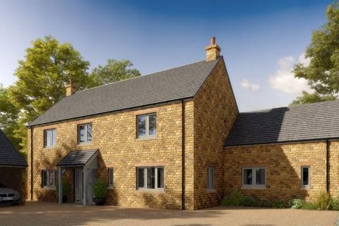 4 bedroom detached house for sale, Stratford Farm House, Wroxton