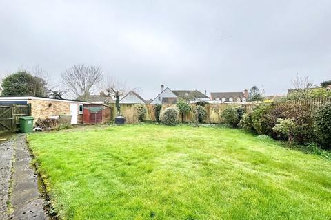 4 bedroom bungalow for sale - The Meadows, Flackwell Heath HP10