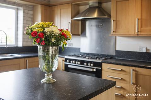 42 Aldwych Drive, Ashton On Ribble, Preston, PR2 1SL