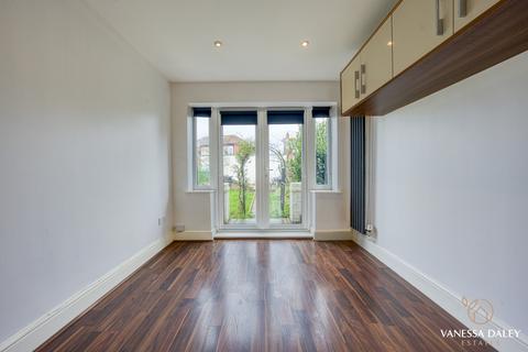 42 Aldwych Drive, Ashton On Ribble, Preston, PR2 1SL