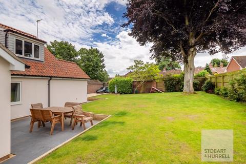 4 bedroom detached house for sale, Grange Walk, Norwich NR12