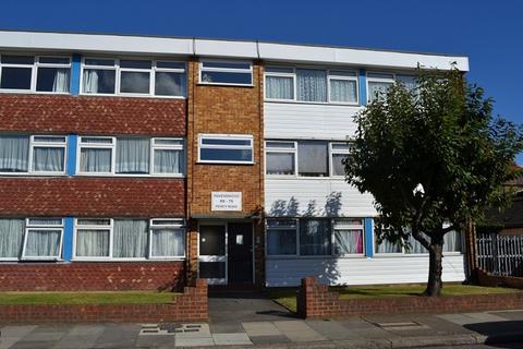 2 bedroom flat to rent, Percy Road, Ilford