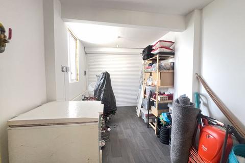 8 Armscroft Gardens, Gloucester, GL2 0RT