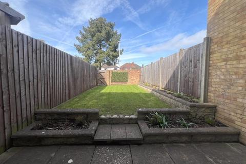 8 Armscroft Gardens, Gloucester, GL2 0RT