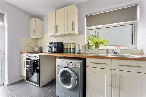 Flat 2, 19 Hampton Road, Worcester Park, KT4 8EU
