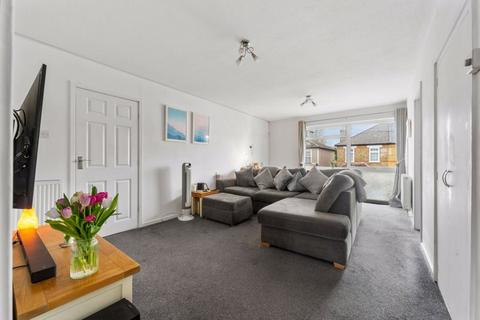 Flat 2, 19 Hampton Road, Worcester Park, KT4 8EU