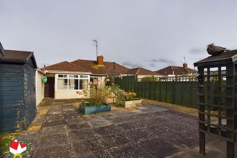 8 Ashwood Way, Hucclecote, Gloucester, GL3 3JE