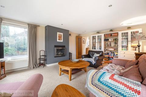 15 Thornley Lane, Grotton, Oldham, OL4 5RH