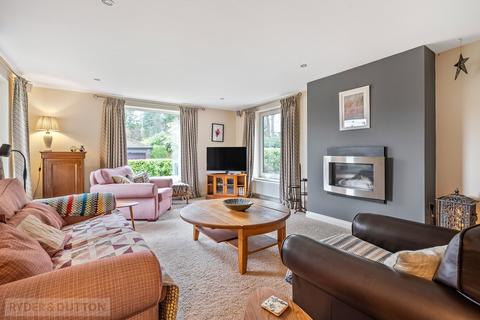 15 Thornley Lane, Grotton, Oldham, OL4 5RH