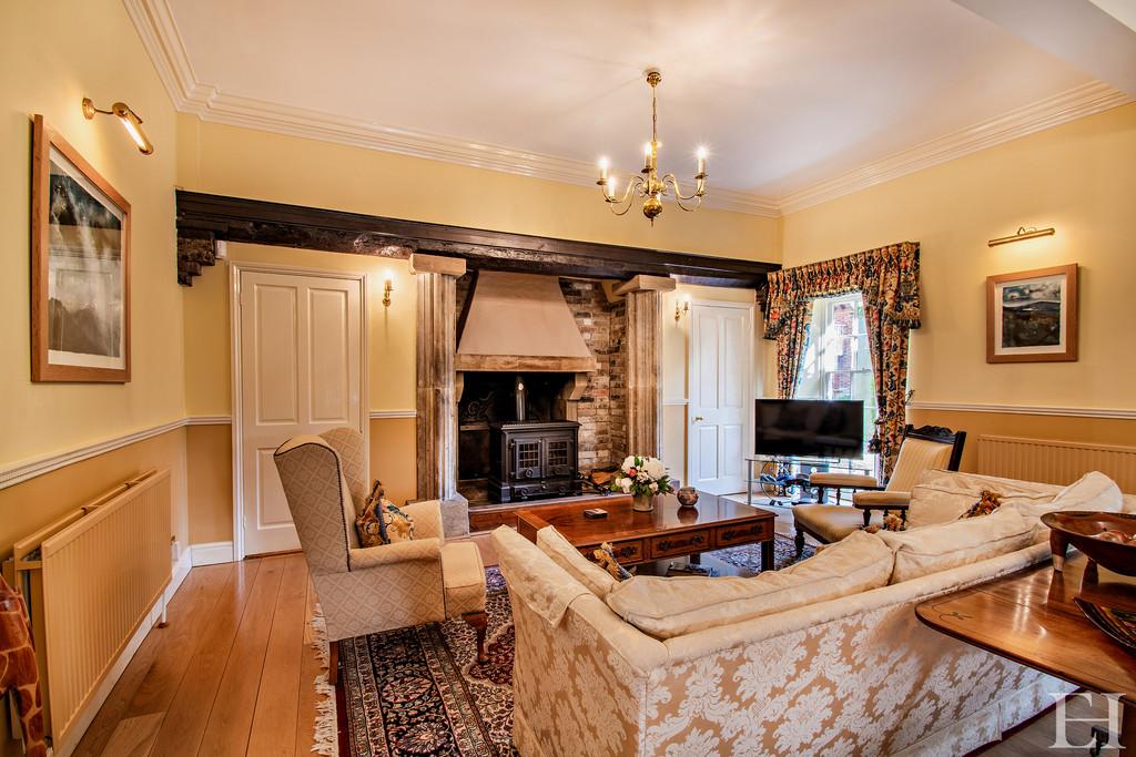 8585483-interiorwm12-800