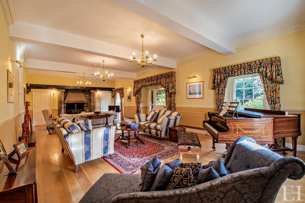 8585483-interiorwm10-800