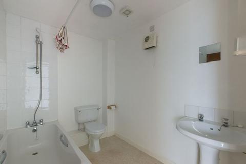 2 bedroom end of terrace house for sale - Four Lanes - Ideal first home, chain free