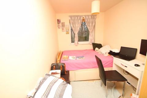 2 bedroom flat for sale - Windrush Drive, High Wycombe HP13