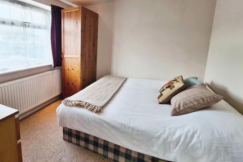 1 bedroom in a house share to rent - Hanwood Close