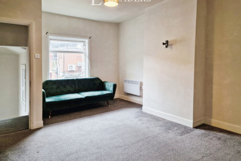 2 bedroom maisonette to rent, Leigh Road, Eastleigh