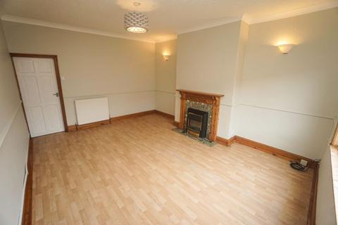 2 bedroom terraced house to rent, Crosby Road, Heaton