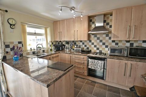 3 bedroom detached house for sale, The Maltings, Mirfield