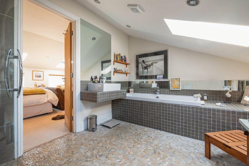 Master En Suite...
